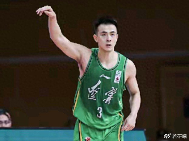 乐鱼赛事服务-辽宁想夺冠？先给赵继伟“松绑”吧！|季后赛|辽宁队|辽宁男篮|对手|球队_新浪体育_新浪新闻